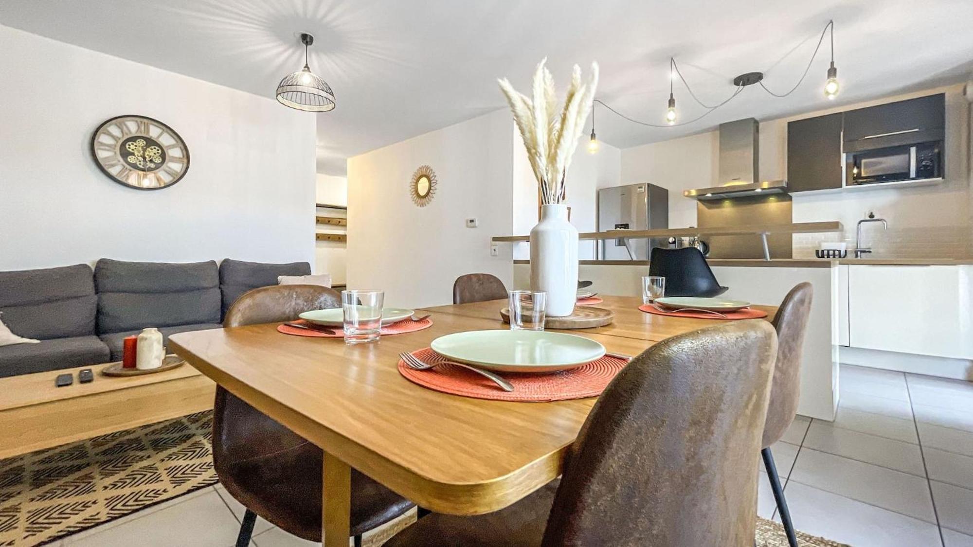 Homey Chloe - New - Parking Gratuit - Balcon Prive - Proche Geneve 安纳马斯 外观 照片