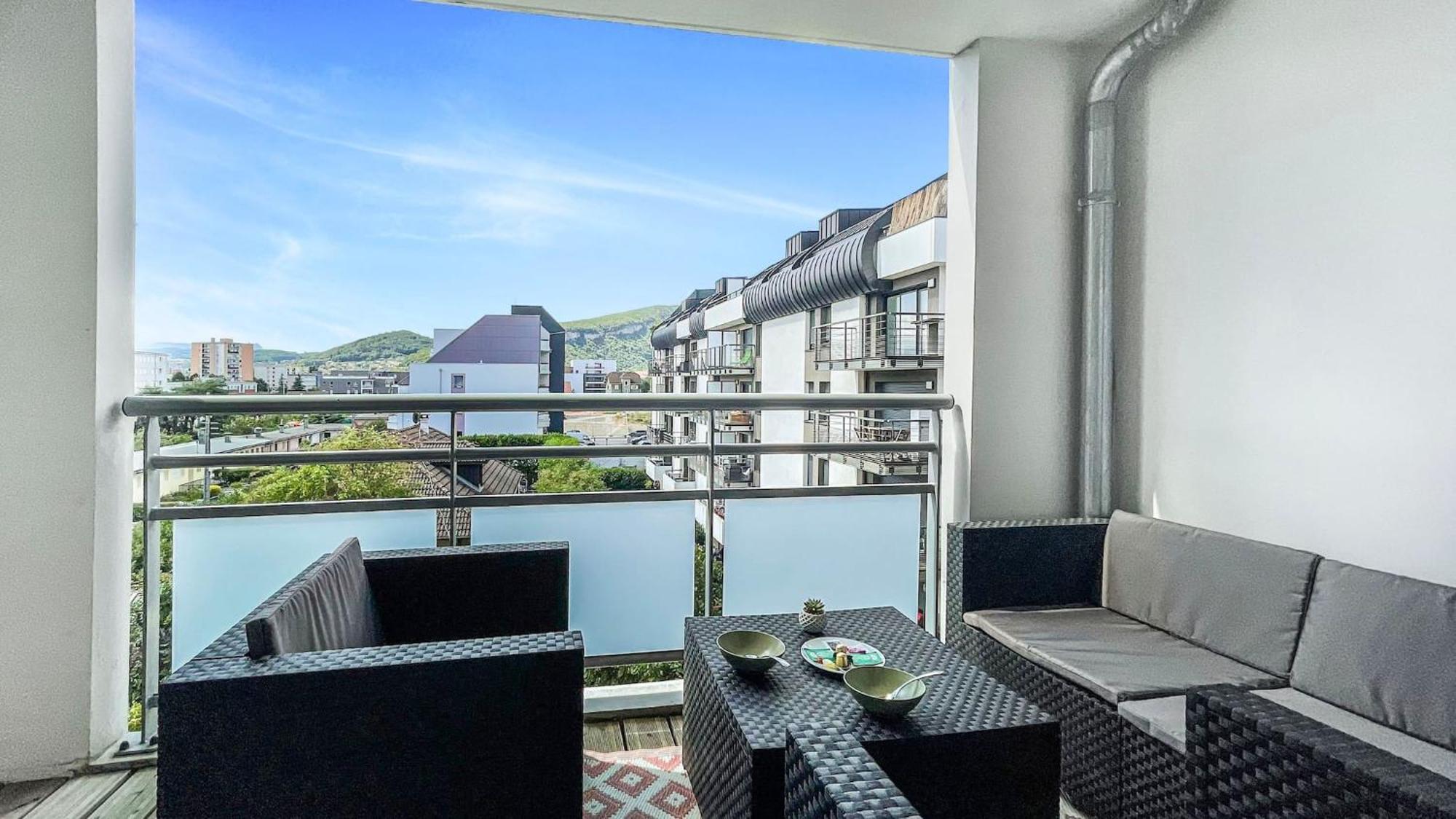 Homey Chloe - New - Parking Gratuit - Balcon Prive - Proche Geneve 安纳马斯 外观 照片