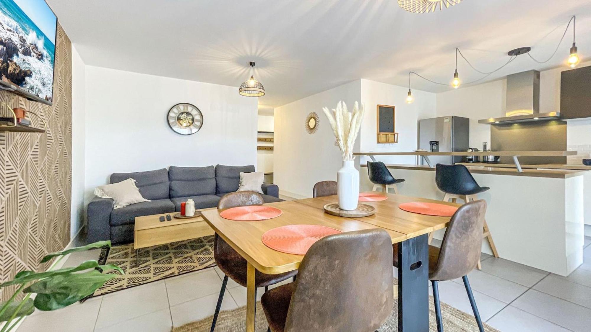 Homey Chloe - New - Parking Gratuit - Balcon Prive - Proche Geneve 安纳马斯 外观 照片